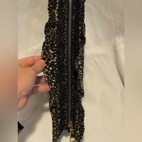 Shiny Gold and Black ruffled leopard clutch - Picture 2 of 5
